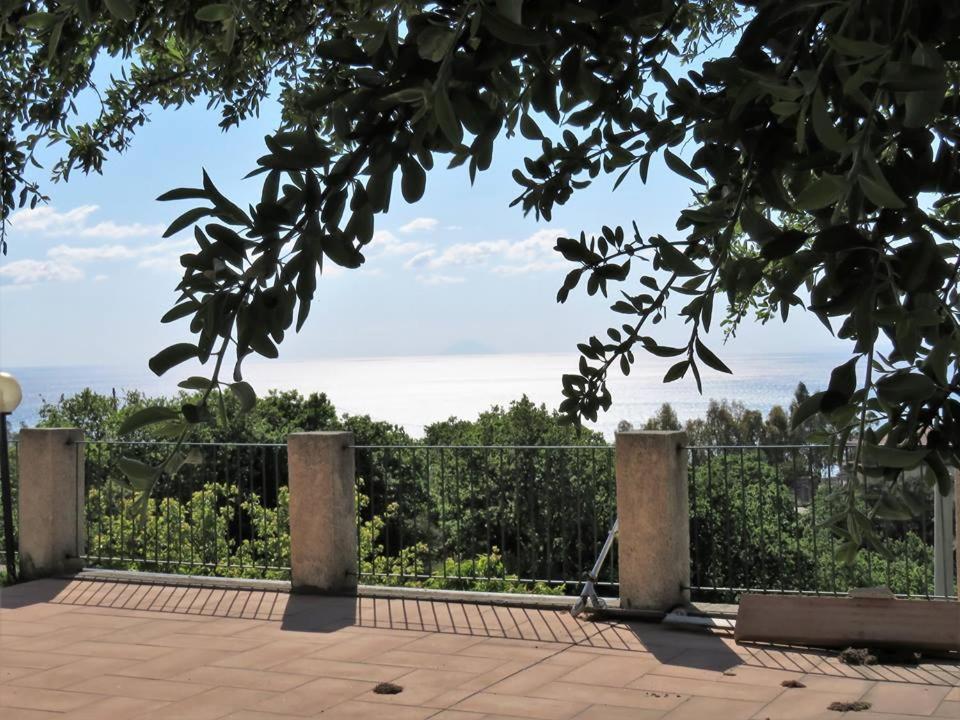 B&B Le Rose Del Tirreno Falerna Bagian luar foto